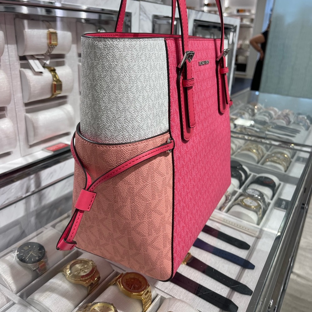 MICHAEL KORS Voyager Lg Color-Block Logo Top Zip EW Shoulder Tote
Hibiscus
NWT - Picture 10 of 16